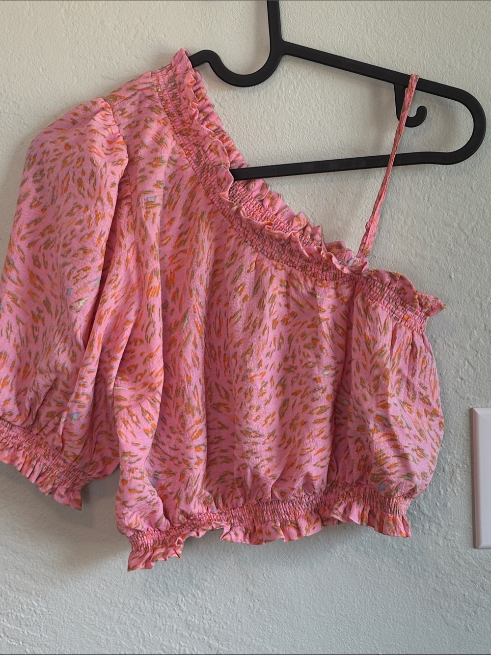 Bundle 2/$30! Vero Moda XS Pink Print One-Shoulder Ruffle Crop Top Flirty